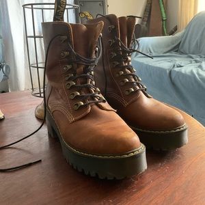 Dr martens Leona butterscotch brown boot